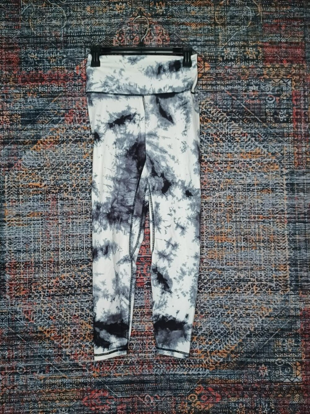 Yunoga womens black gray an white tiedye leggings L